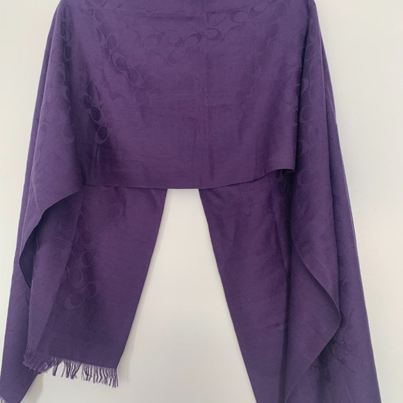 Coach Signature Stole - Picture 4 of 4